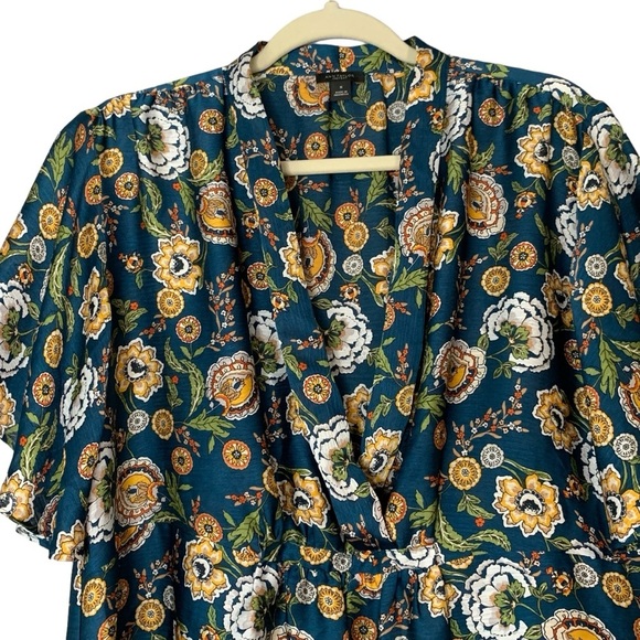 Ann Taylor Factory beautiful satin teal floral blouse.‎ Size M - Picture 4 of 8